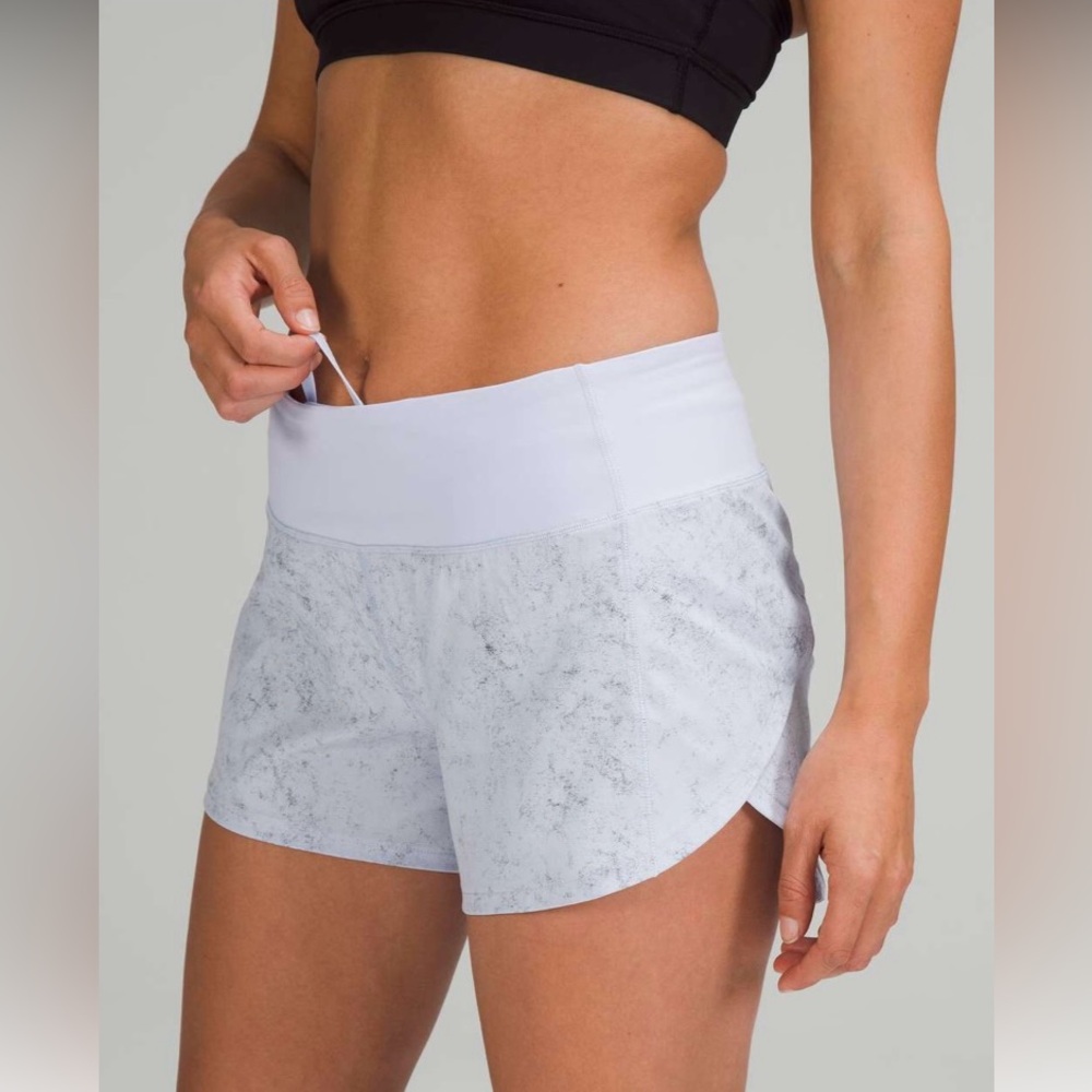 lululemon Speed Up LR Short 2.5” Size 6 NWT Gravel Dust Pastel Blue